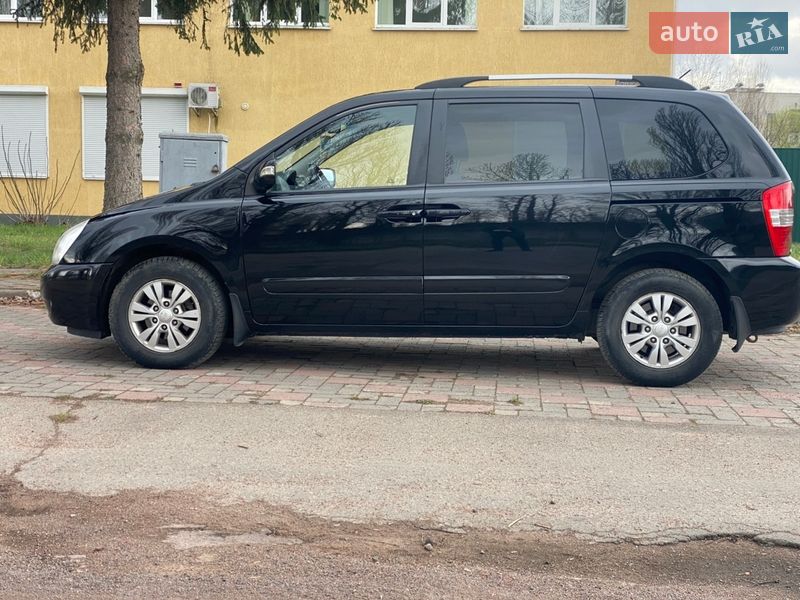 Мінівен Kia Carnival 2012 в Коростені