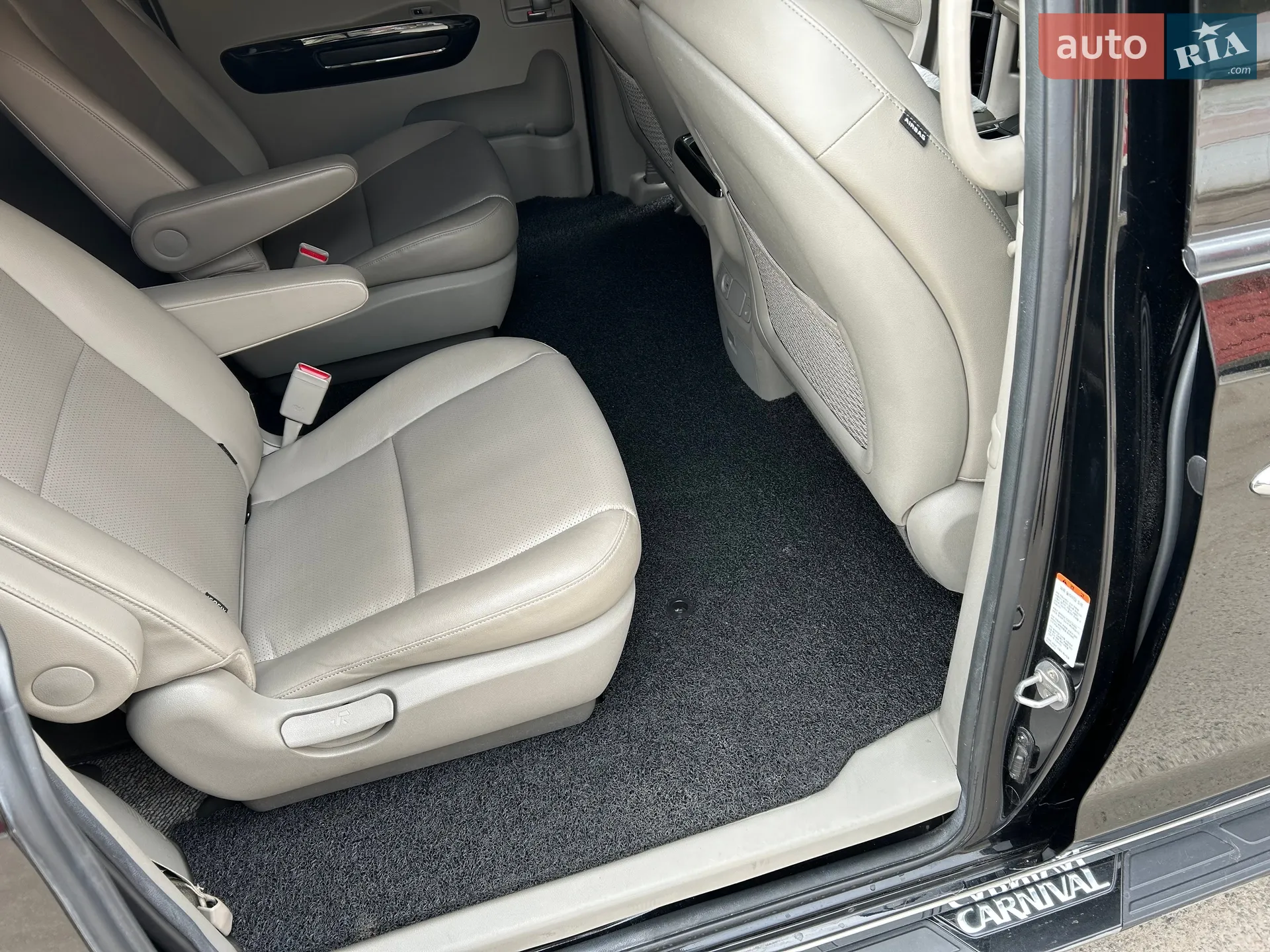 2018 Kia Carnival - мініатюра 9