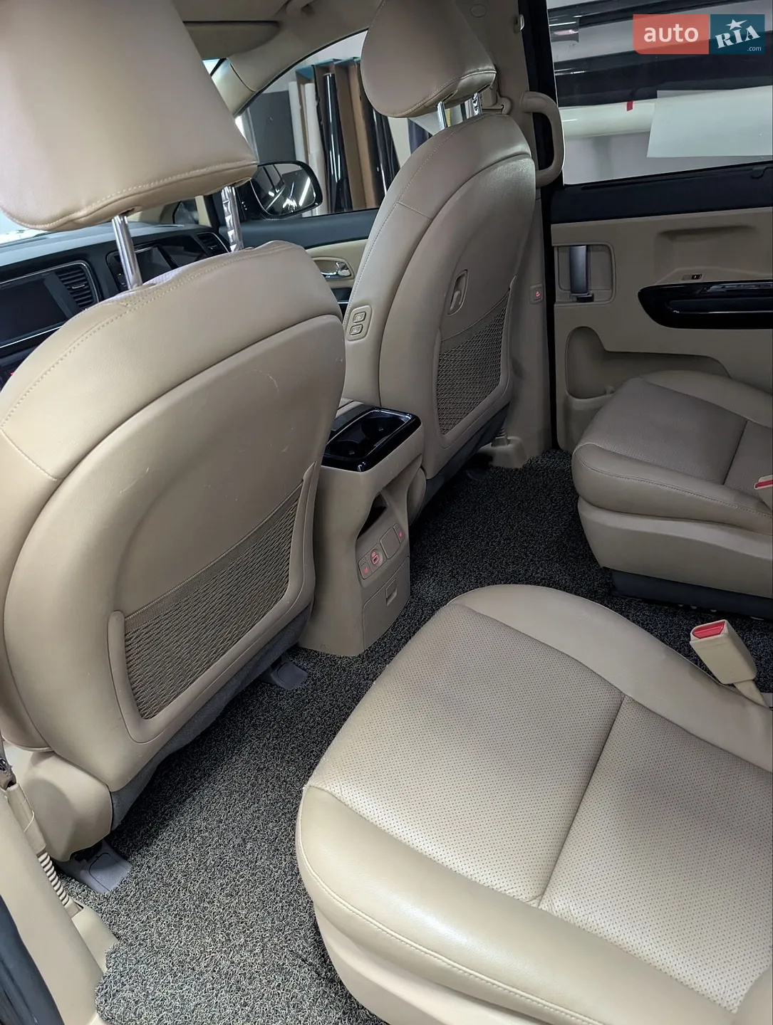 2018 Kia Carnival - мініатюра 16