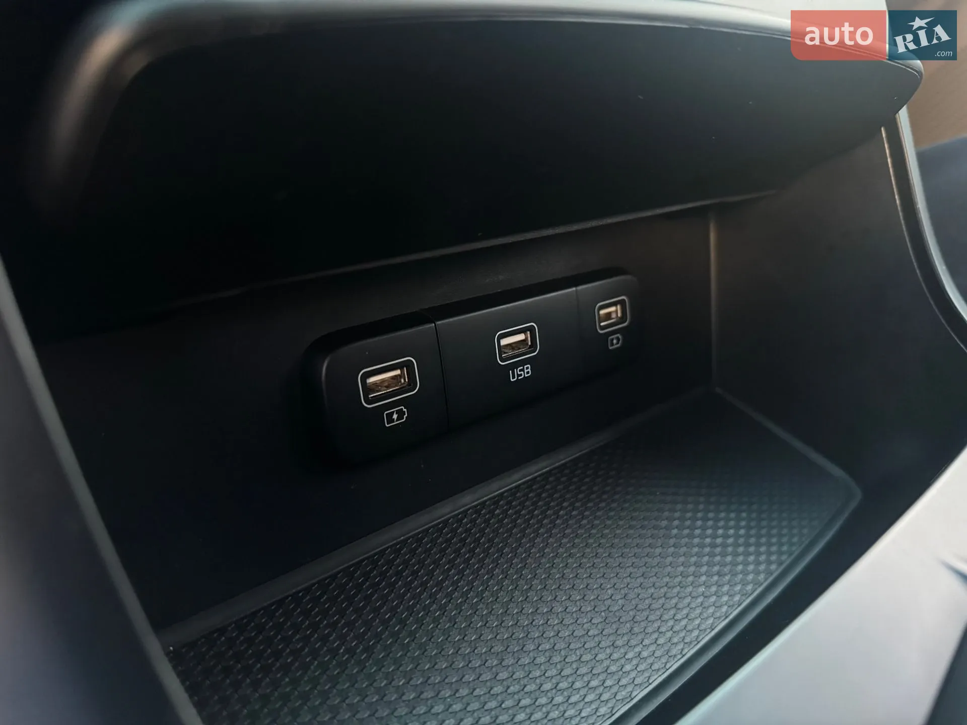 2021 Kia Carnival - мініатюра 21