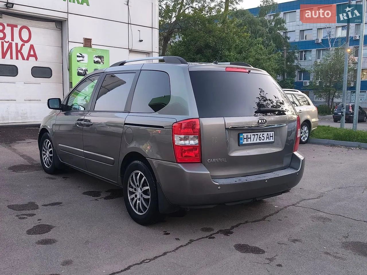 2010 Kia Carnival - мініатюра 6