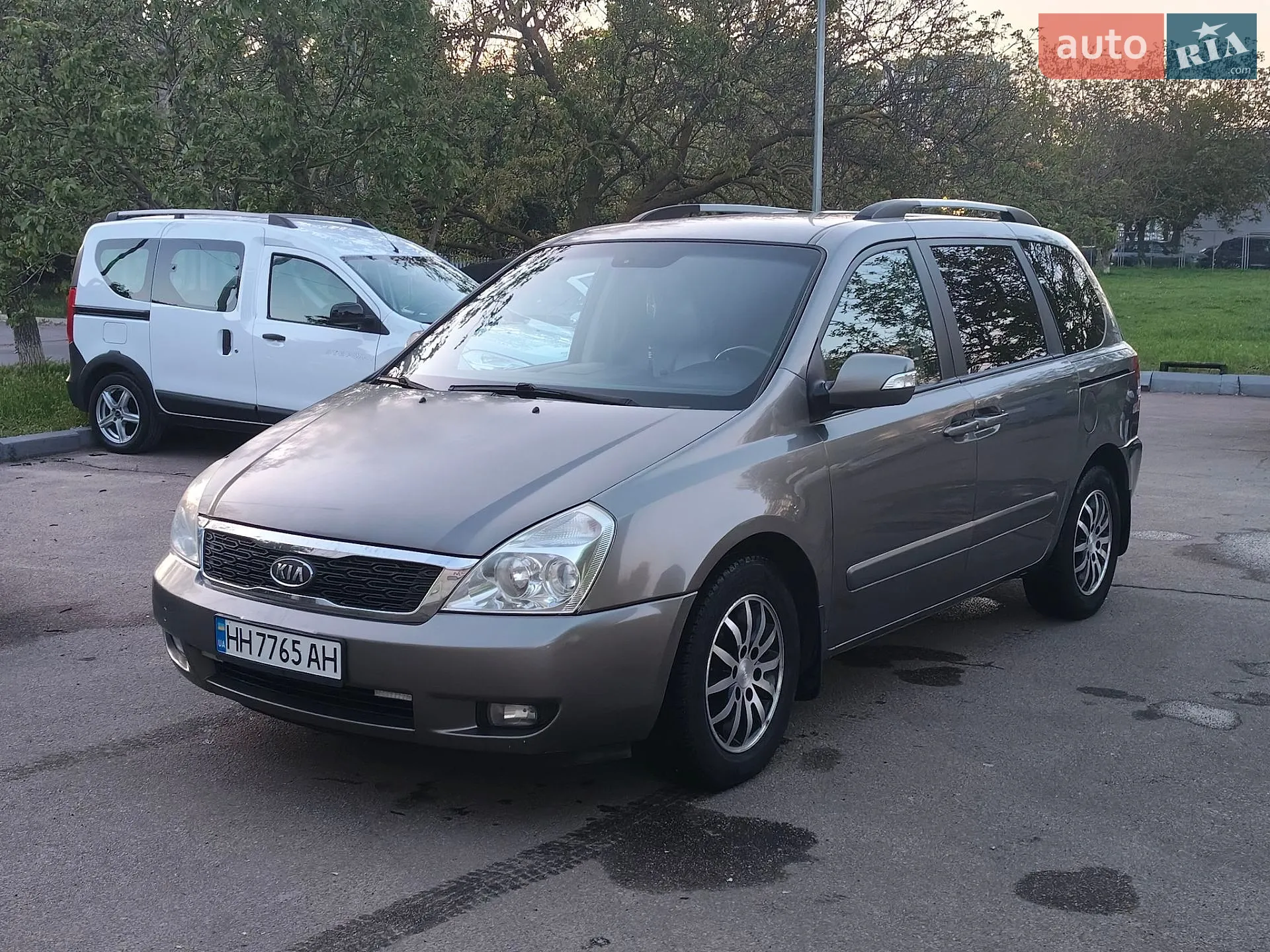 2011 Kia Carnival - мініатюра 6