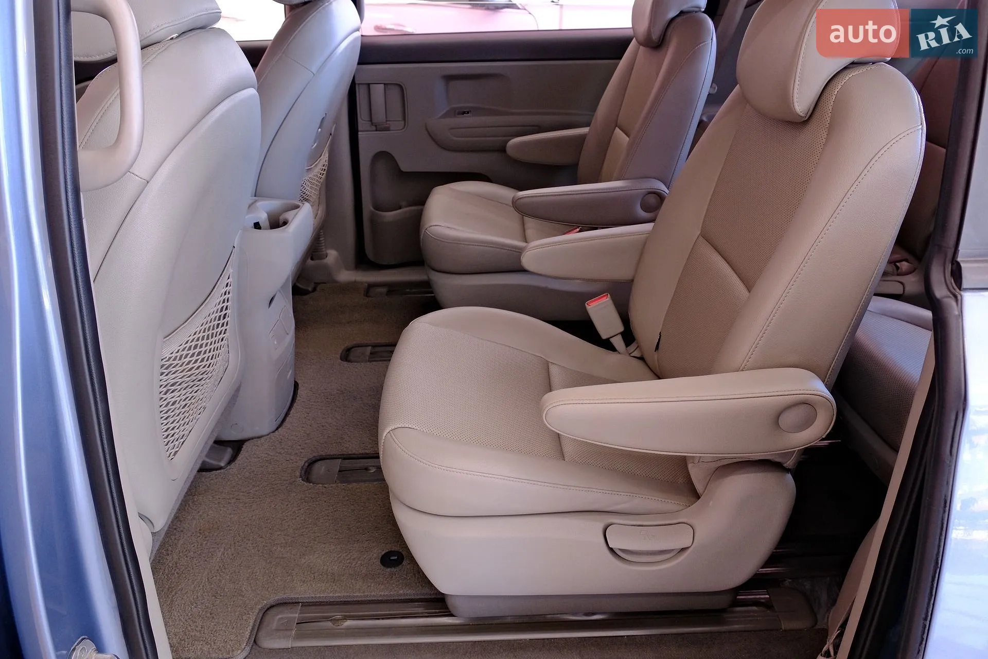 2014 Kia Carnival - мініатюра 32