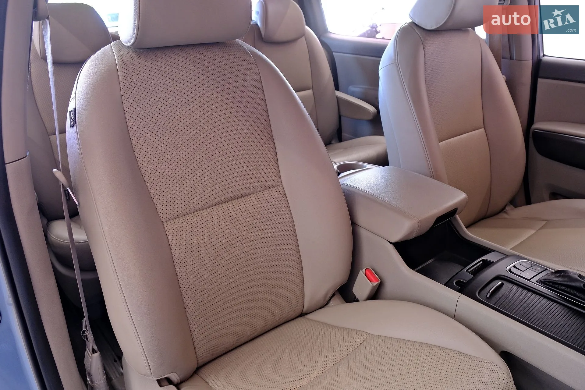 2014 Kia Carnival - мініатюра 44