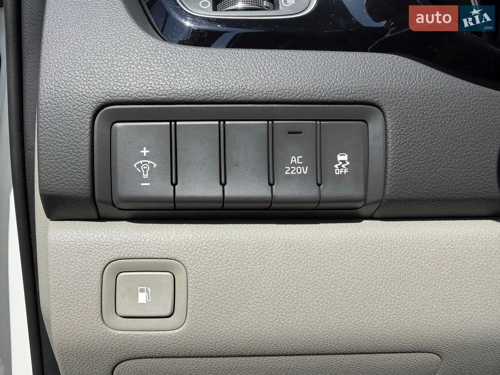 2016 Kia Carnival - мініатюра 17