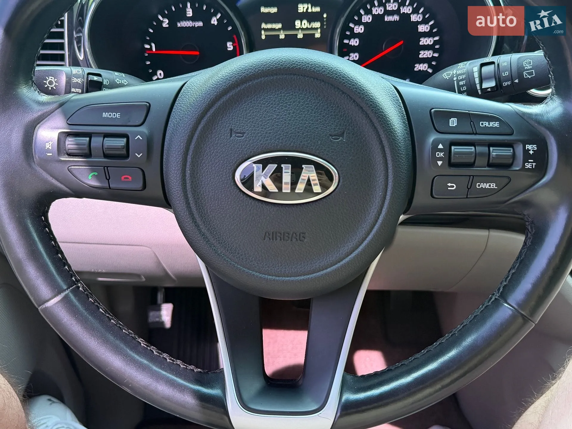 2016 Kia Carnival - мініатюра 20