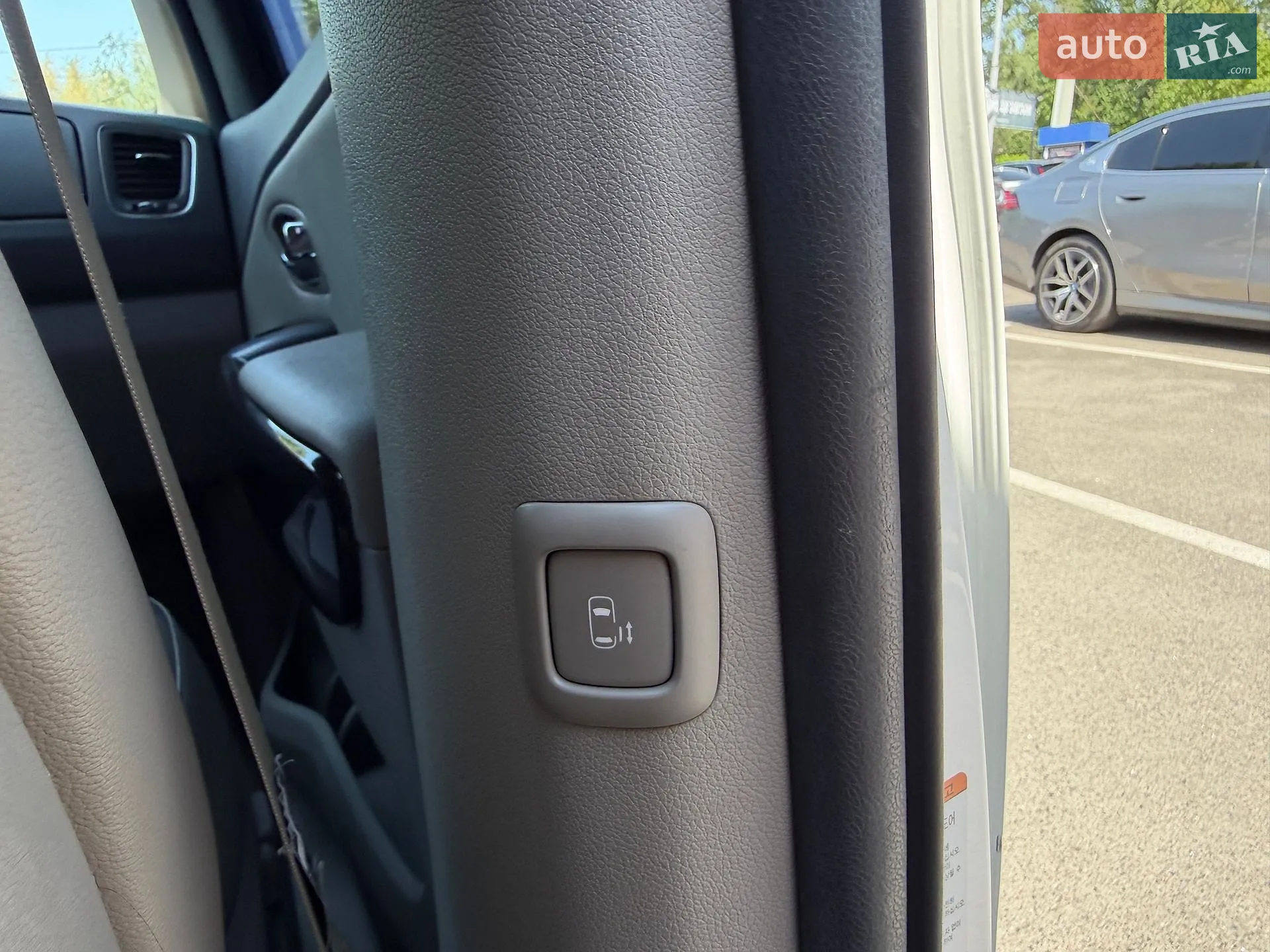 2016 Kia Carnival - мініатюра 37