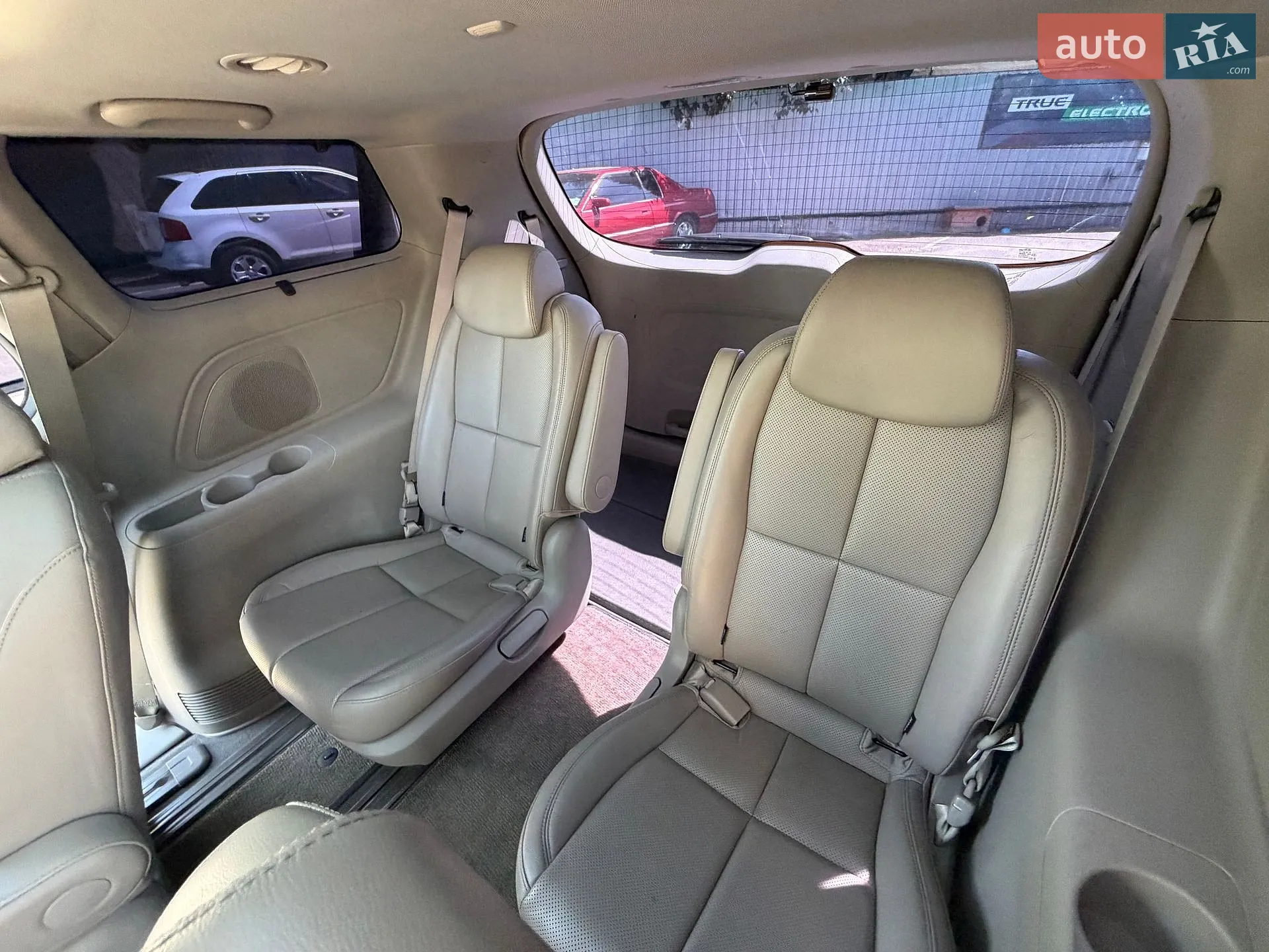 2016 Kia Carnival - мініатюра 44