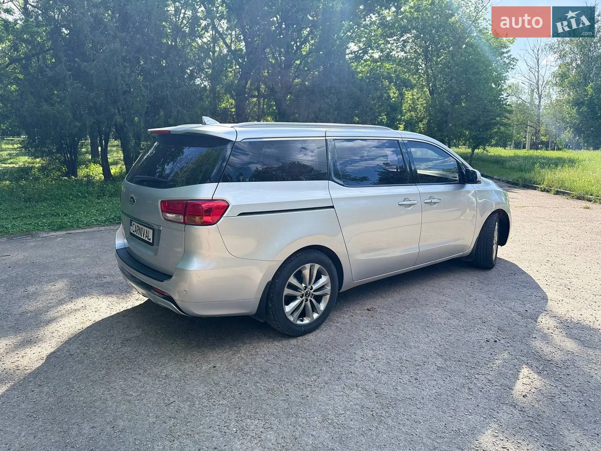 2015 Kia Carnival - мініатюра 4