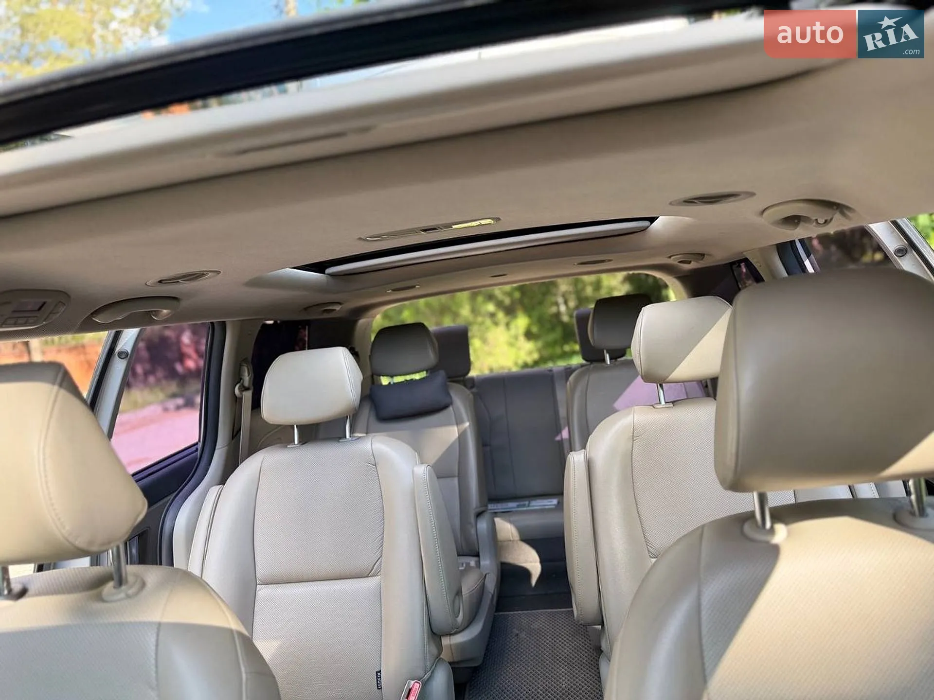 2015 Kia Carnival - мініатюра 18