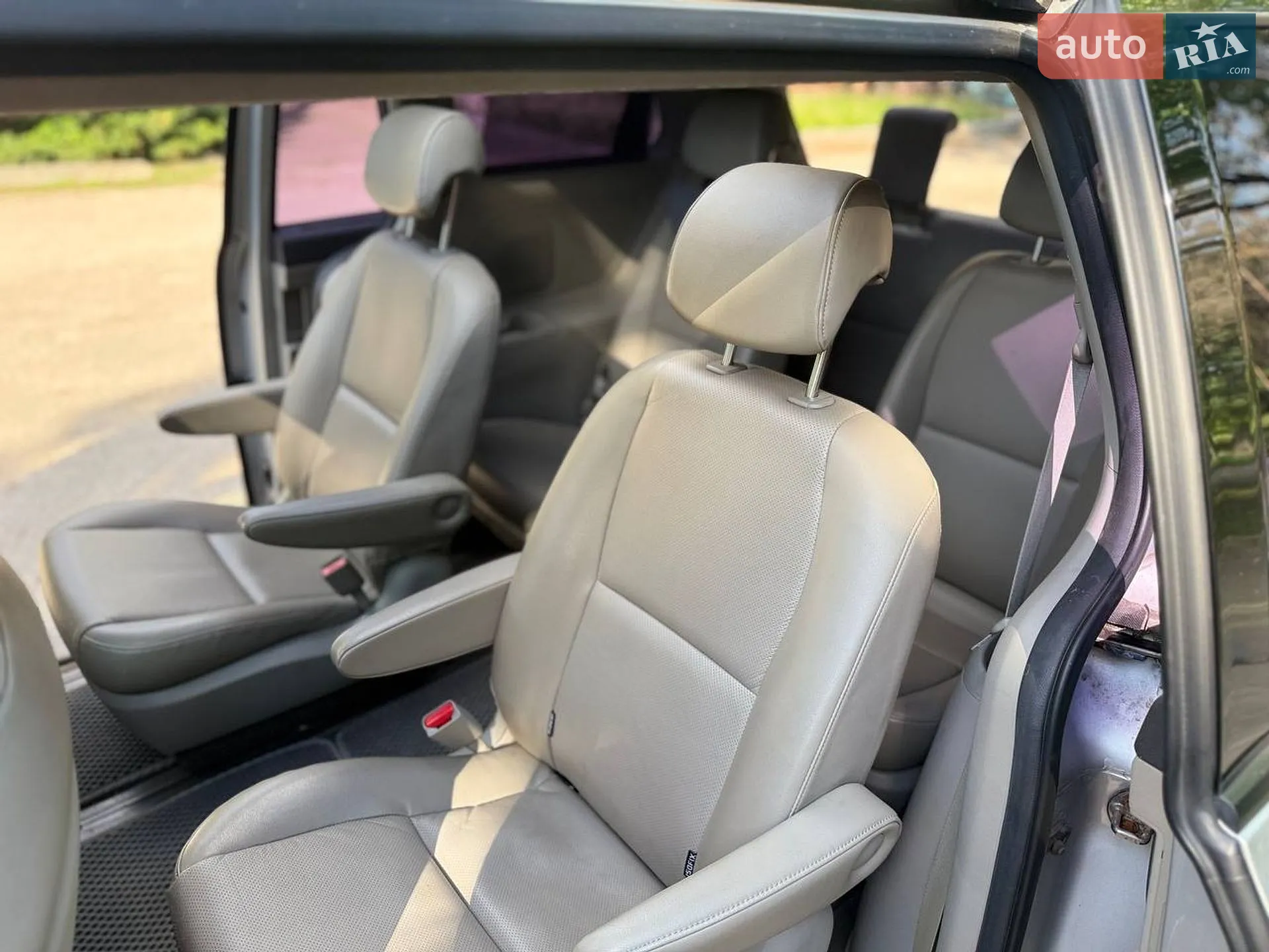 2015 Kia Carnival - мініатюра 17