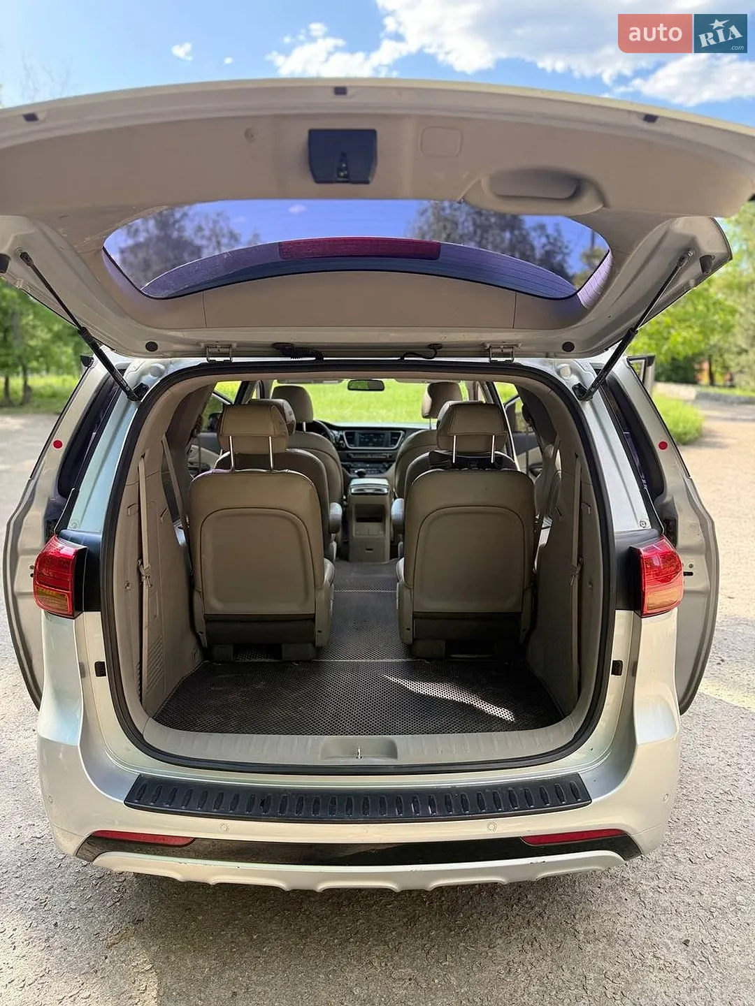 2015 Kia Carnival - мініатюра 13