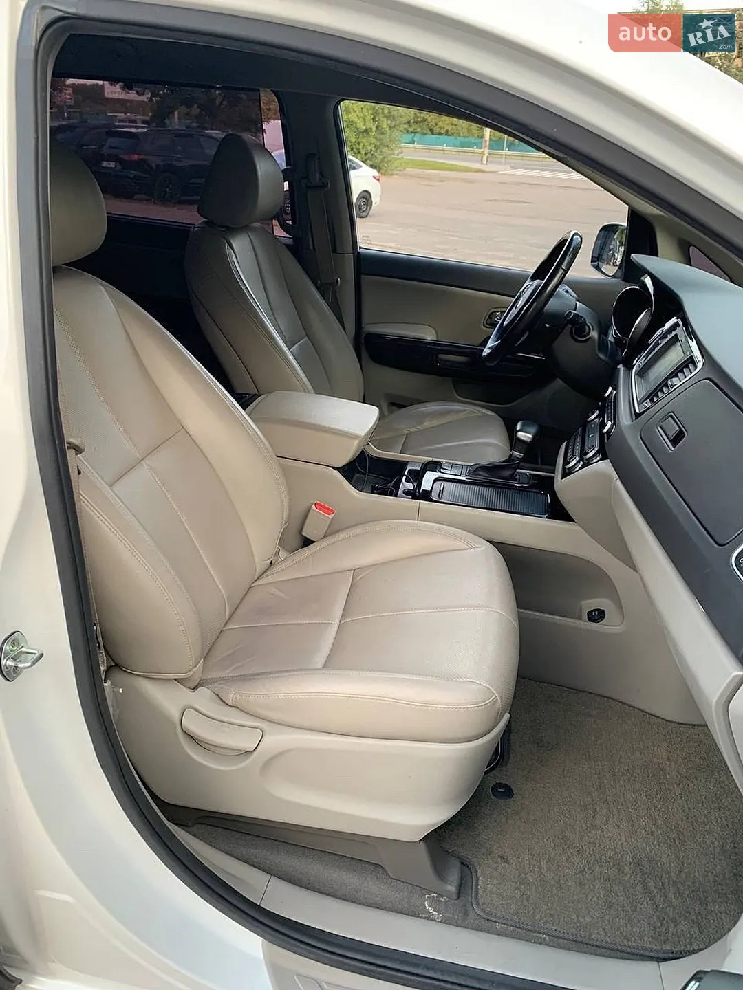 2016 Kia Carnival - мініатюра 15
