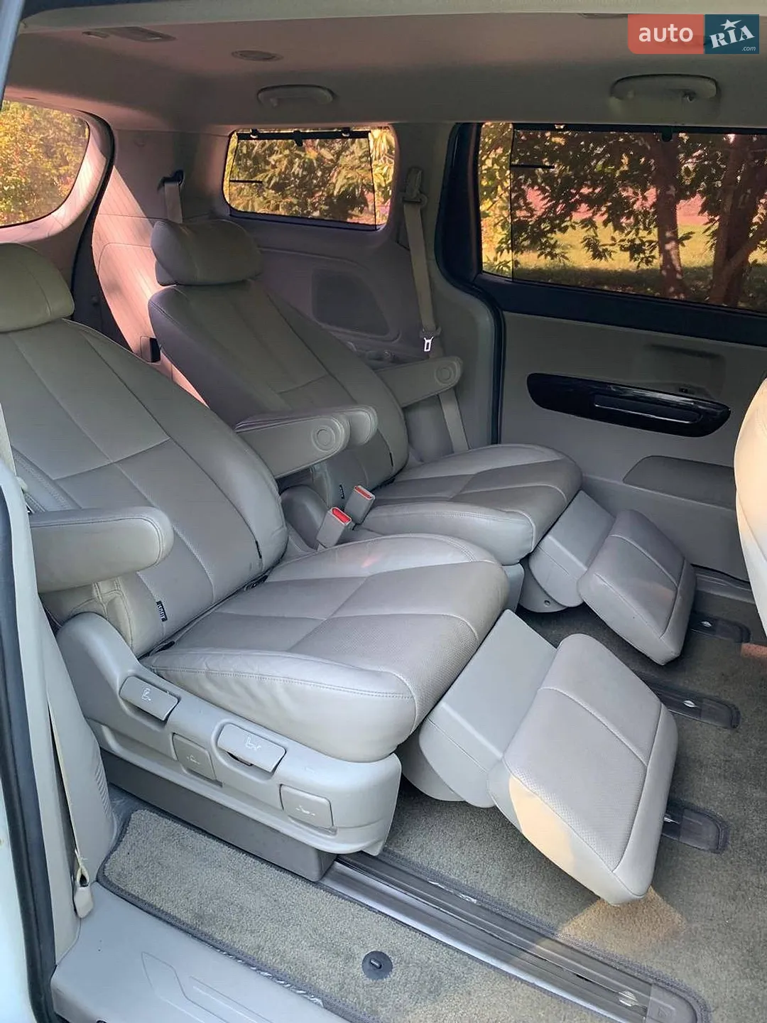 2016 Kia Carnival - мініатюра 10