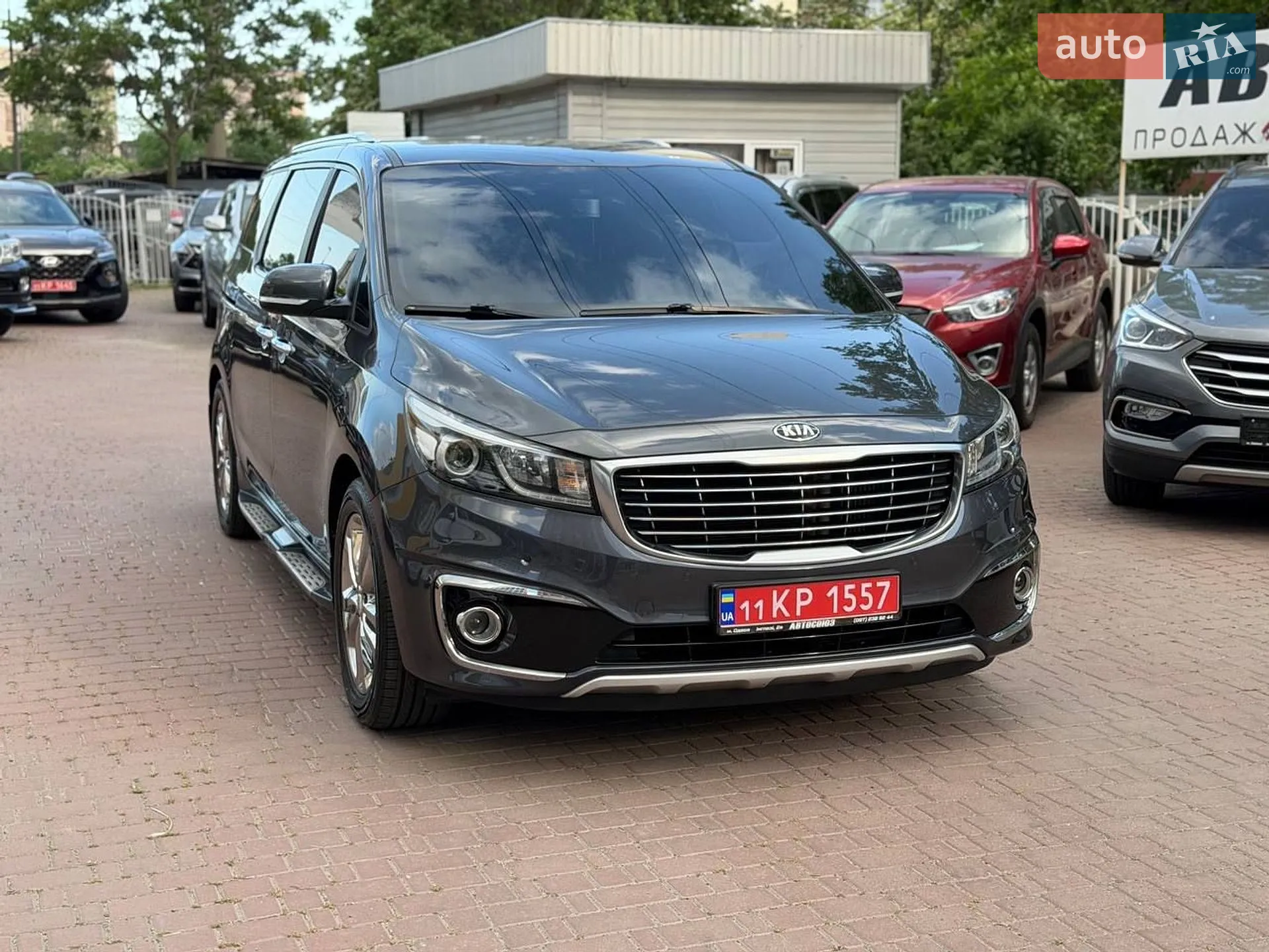 2016 Kia Carnival - мініатюра 21