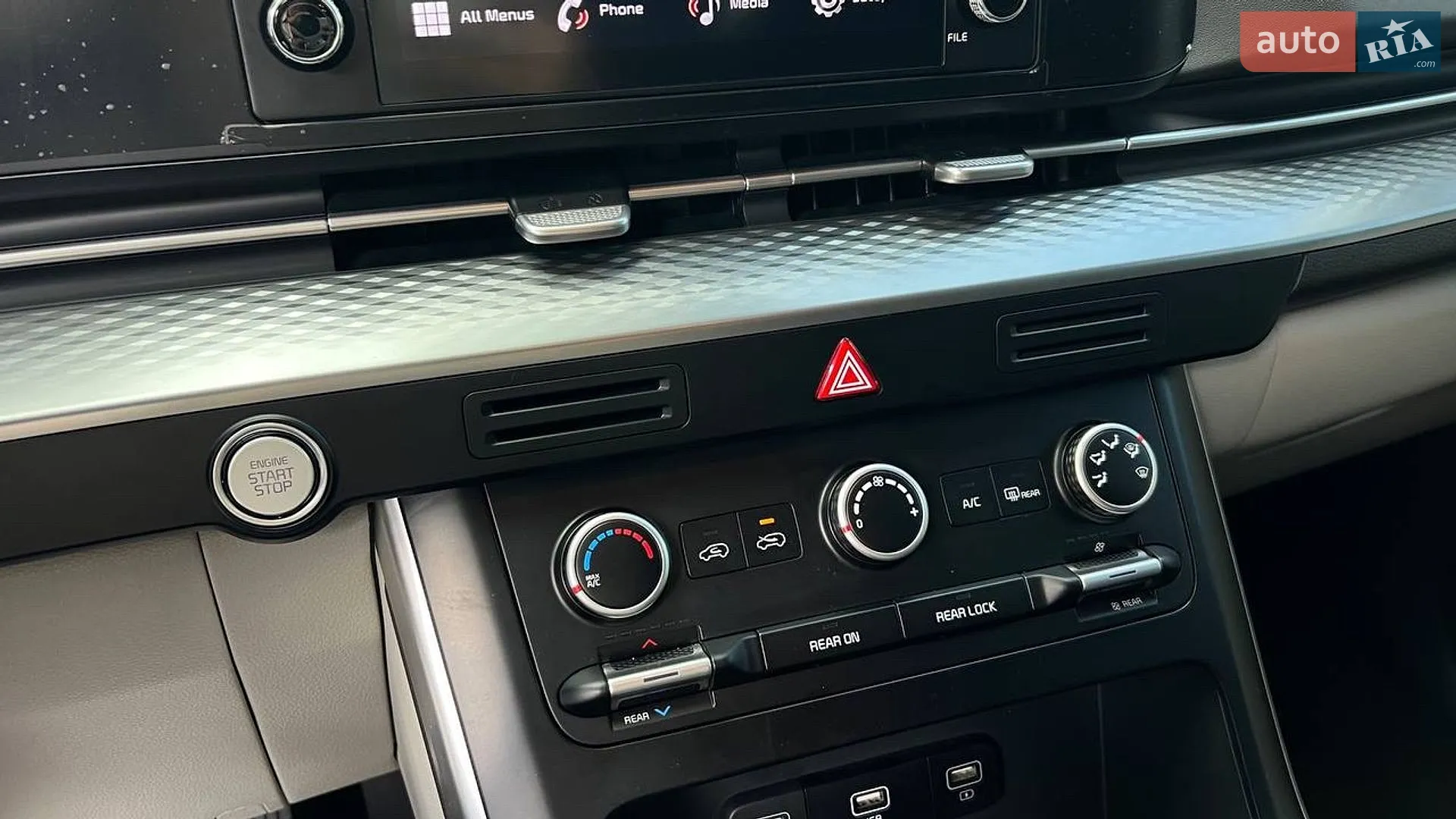 2023 Kia Carnival - мініатюра 8
