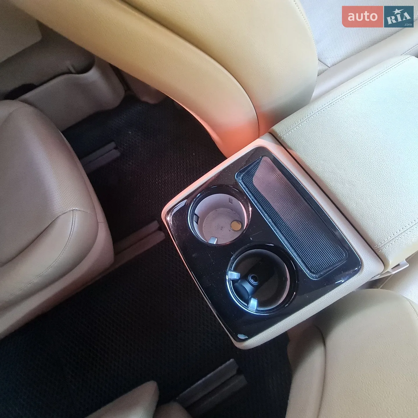 2014 Kia Carnival - мініатюра 11