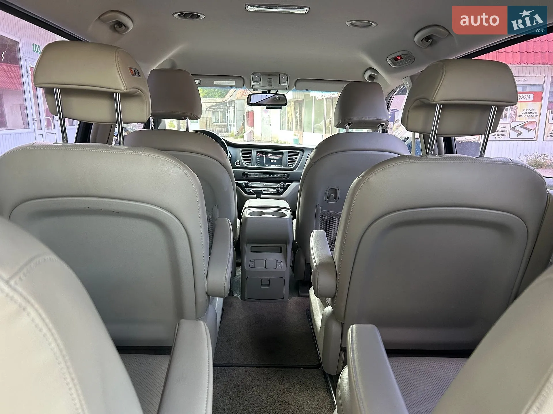 2017 Kia Carnival - мініатюра 15