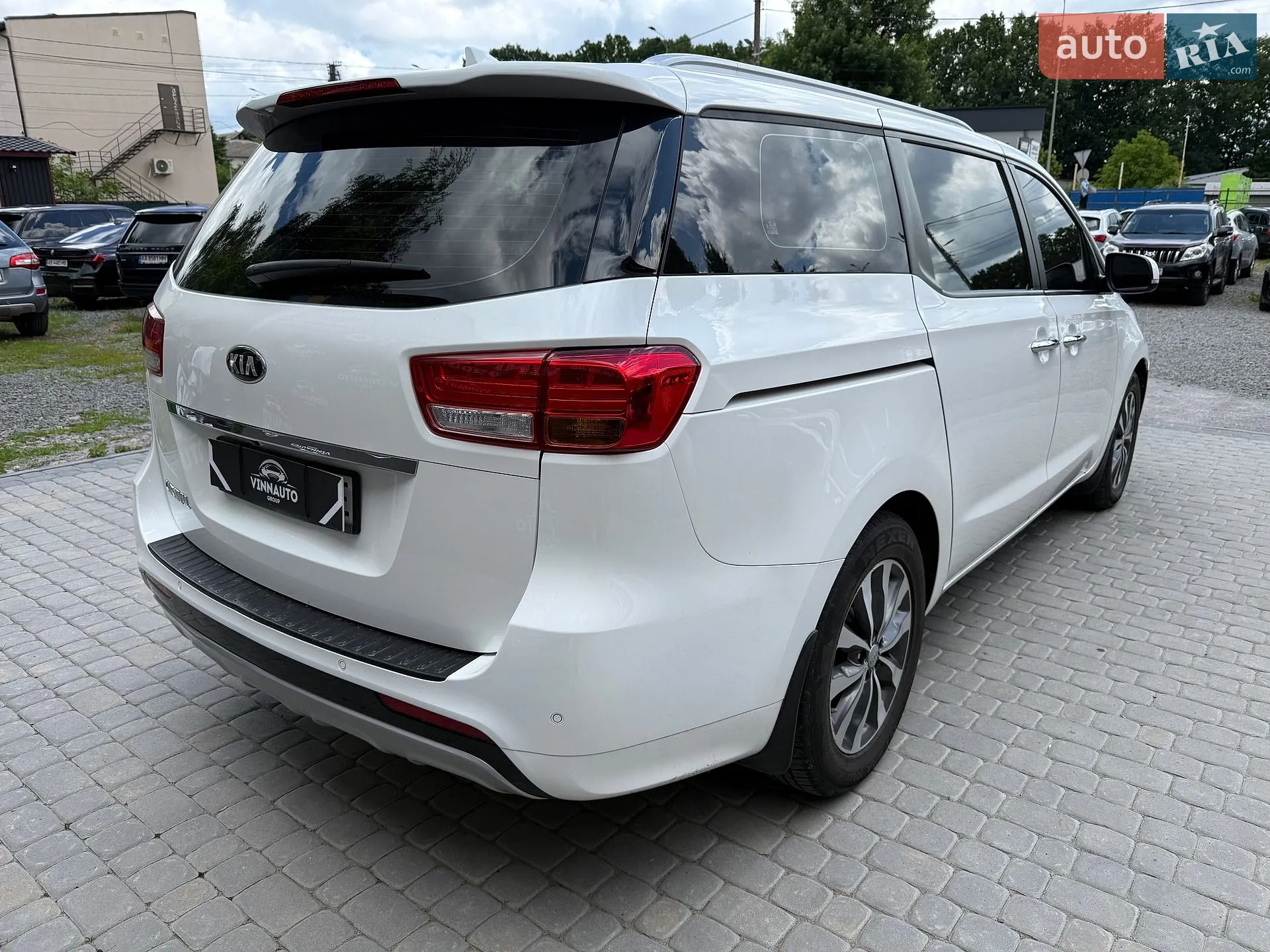 2017 Kia Carnival - мініатюра 12