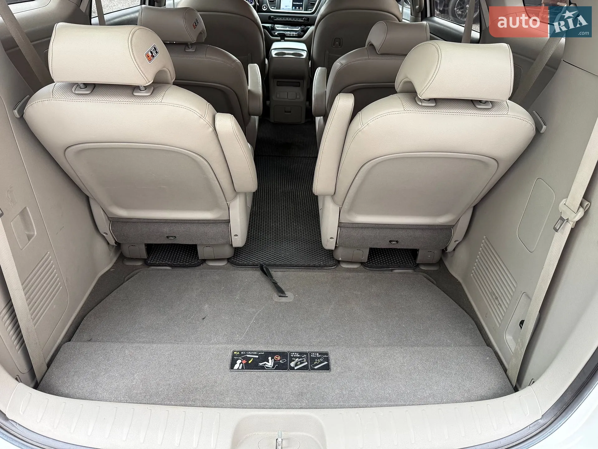 2017 Kia Carnival - мініатюра 41