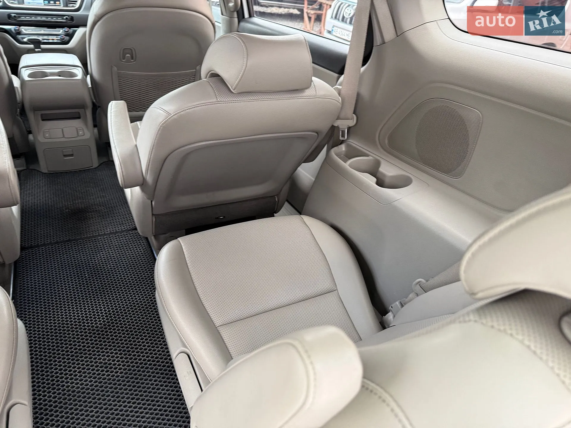 2017 Kia Carnival - мініатюра 44
