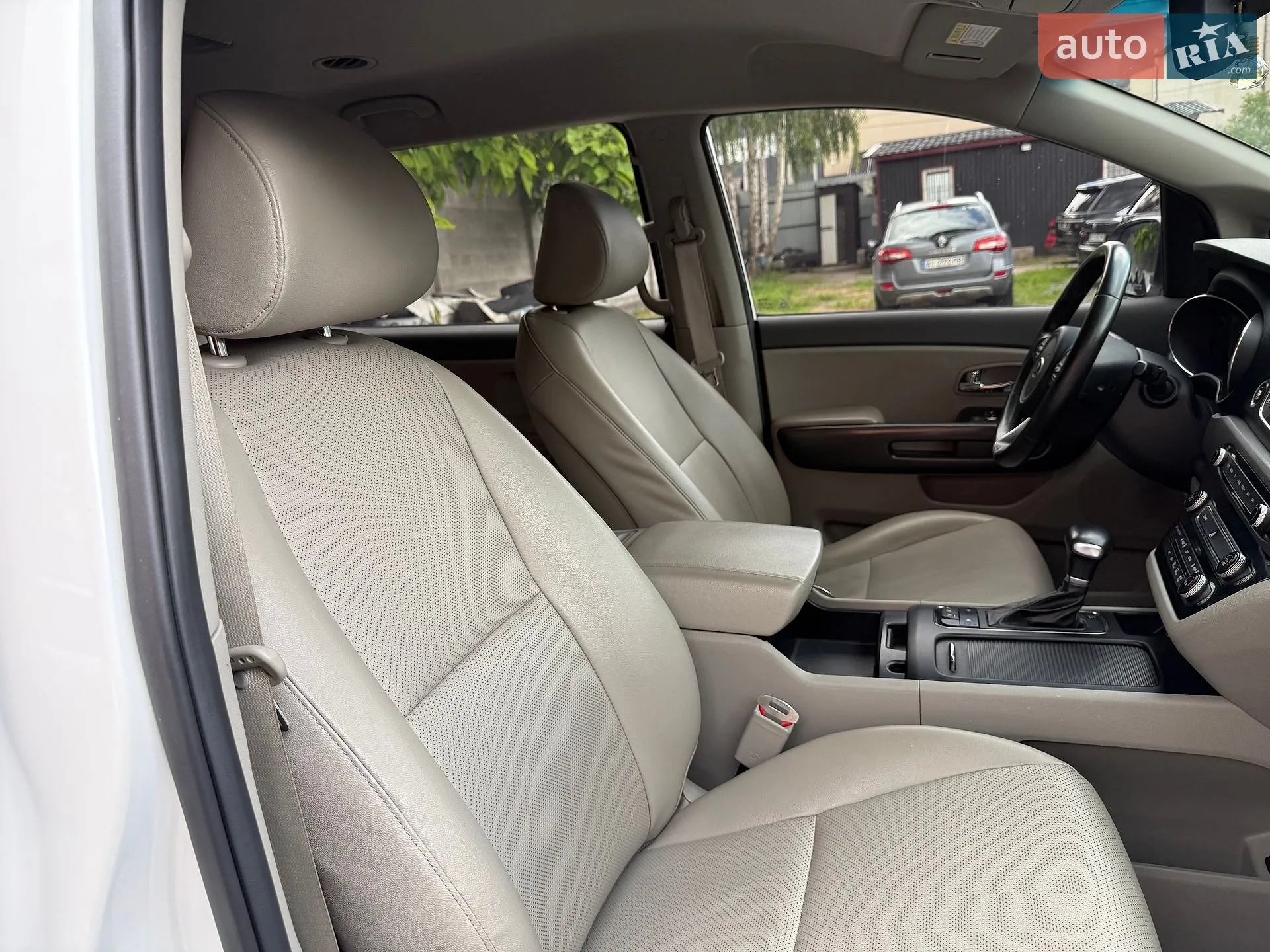 2017 Kia Carnival - мініатюра 57