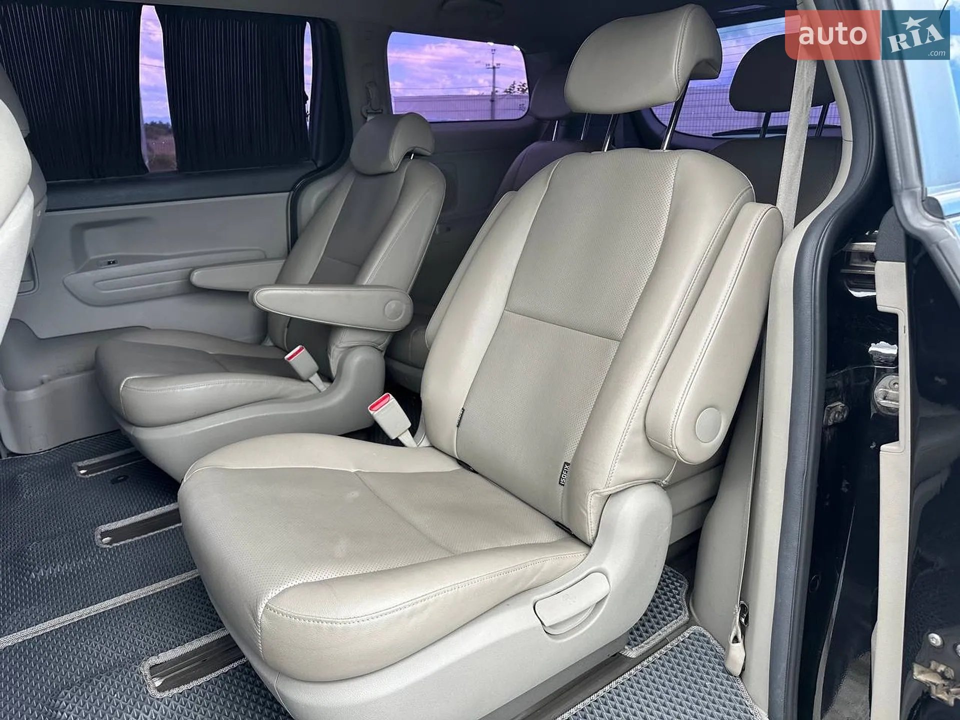 2015 Kia Carnival - мініатюра 15