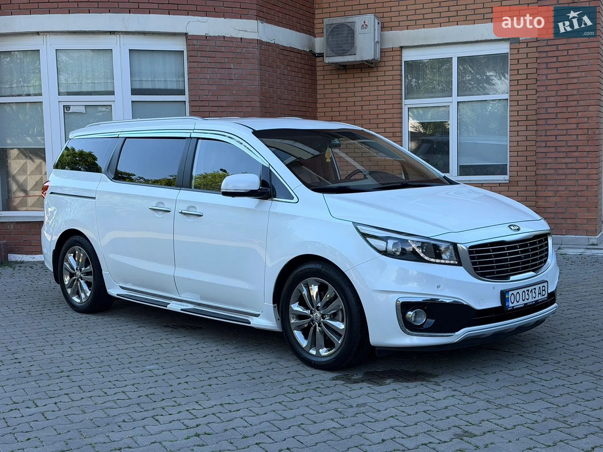 2015 Kia Carnival - мініатюра 4