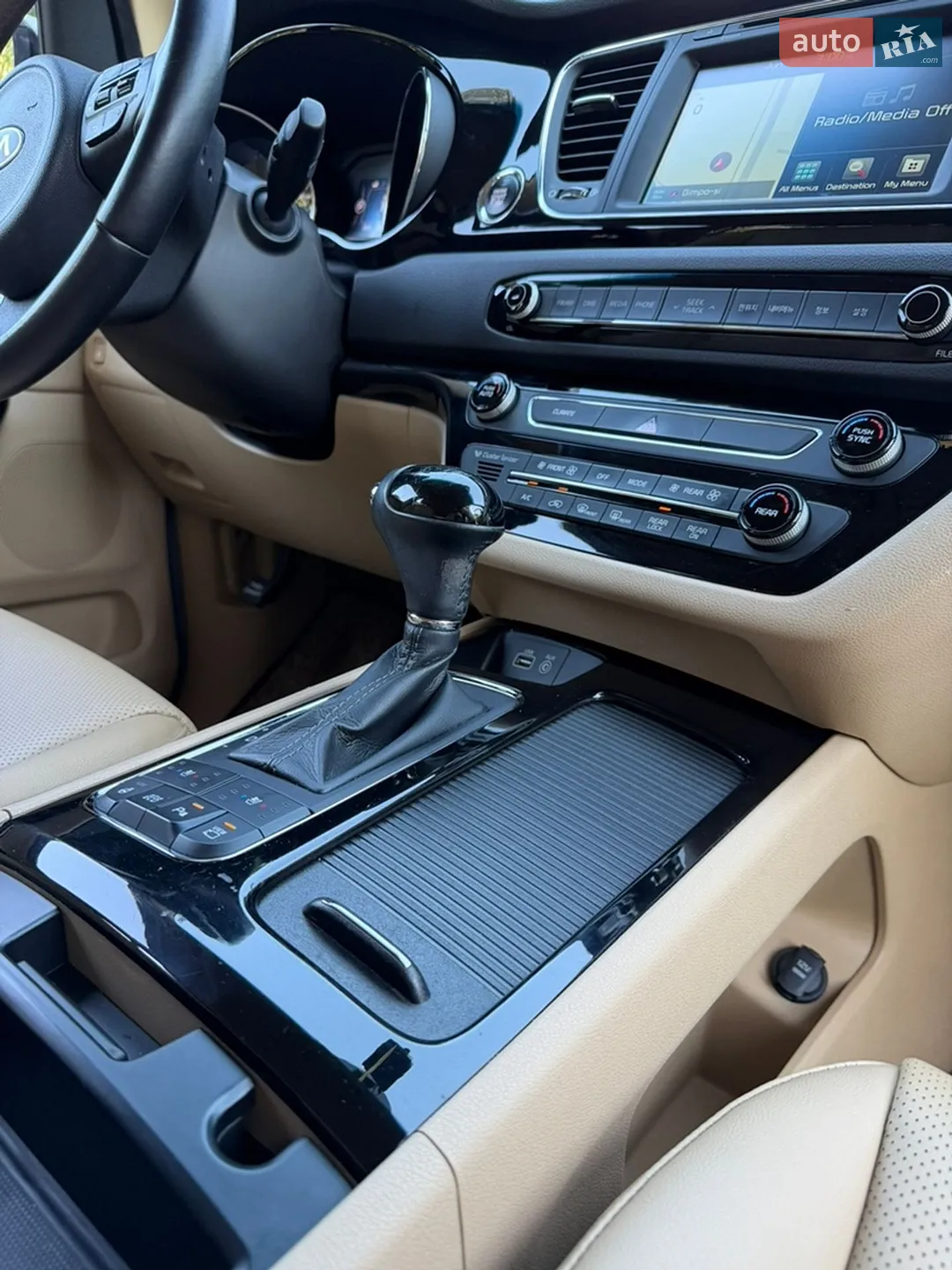 2015 Kia Carnival - мініатюра 9