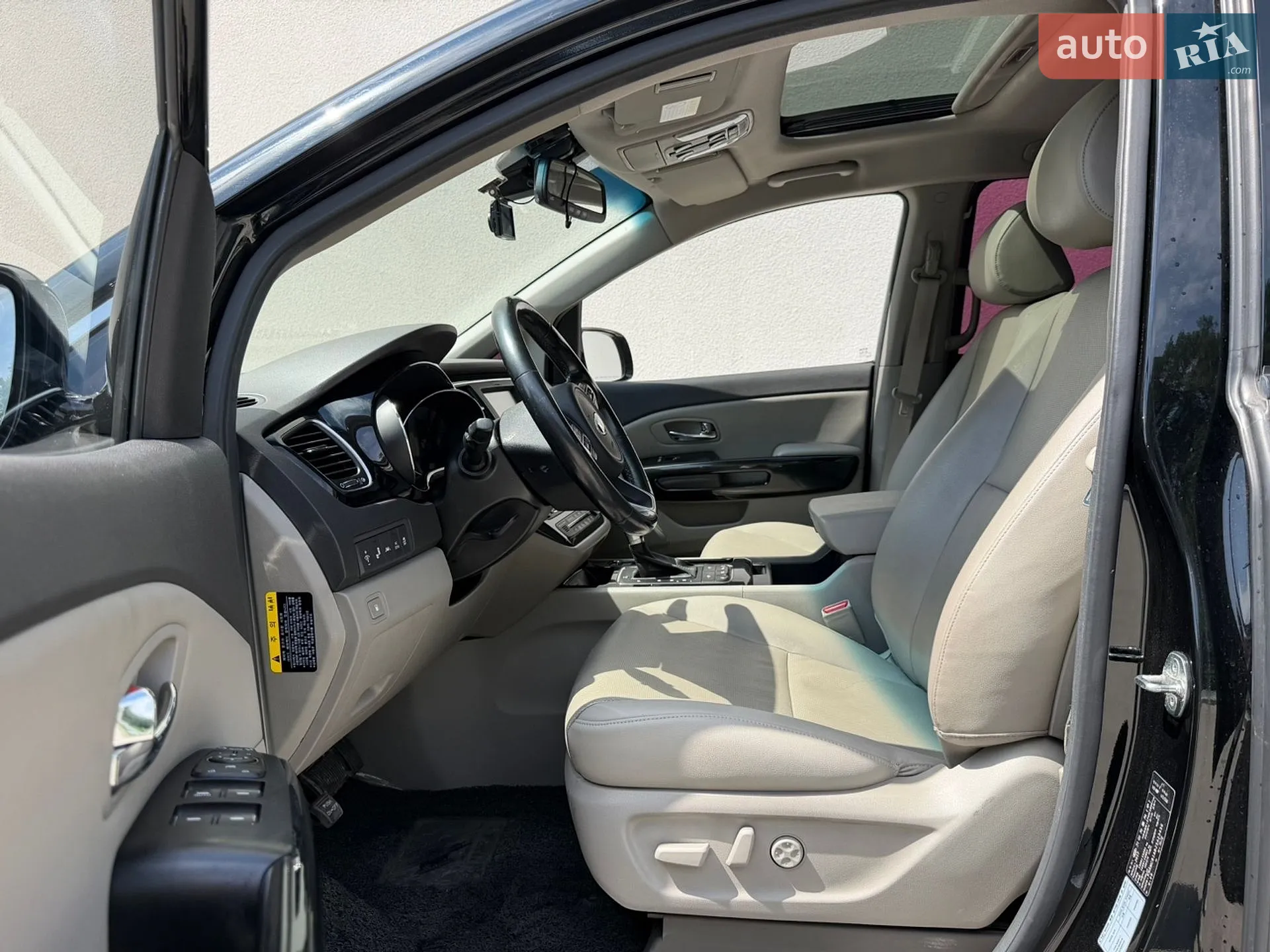 2017 Kia Carnival - мініатюра 24