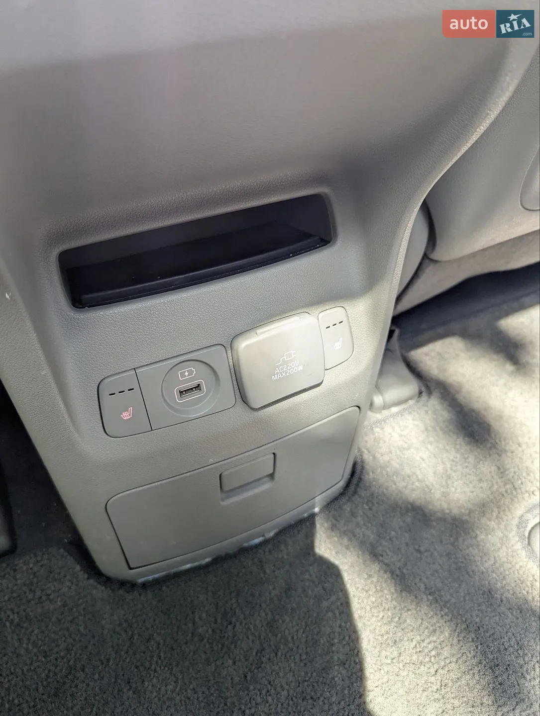 2015 Kia Carnival - мініатюра 31