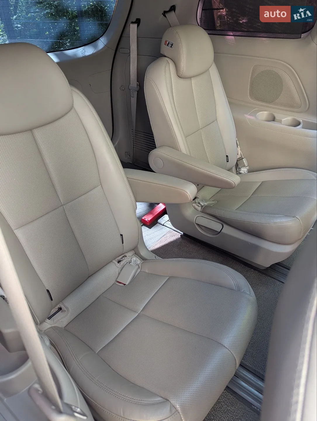 2015 Kia Carnival - мініатюра 43