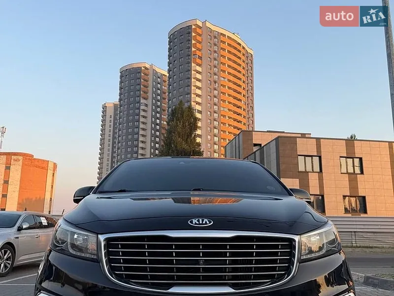 Kia Carnival