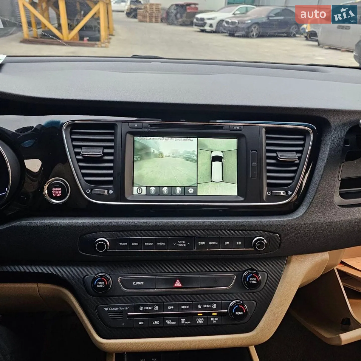 2017 Kia Carnival - мініатюра 11