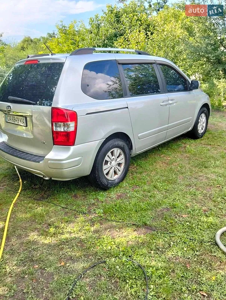 2011 Kia Carnival - мініатюра 9