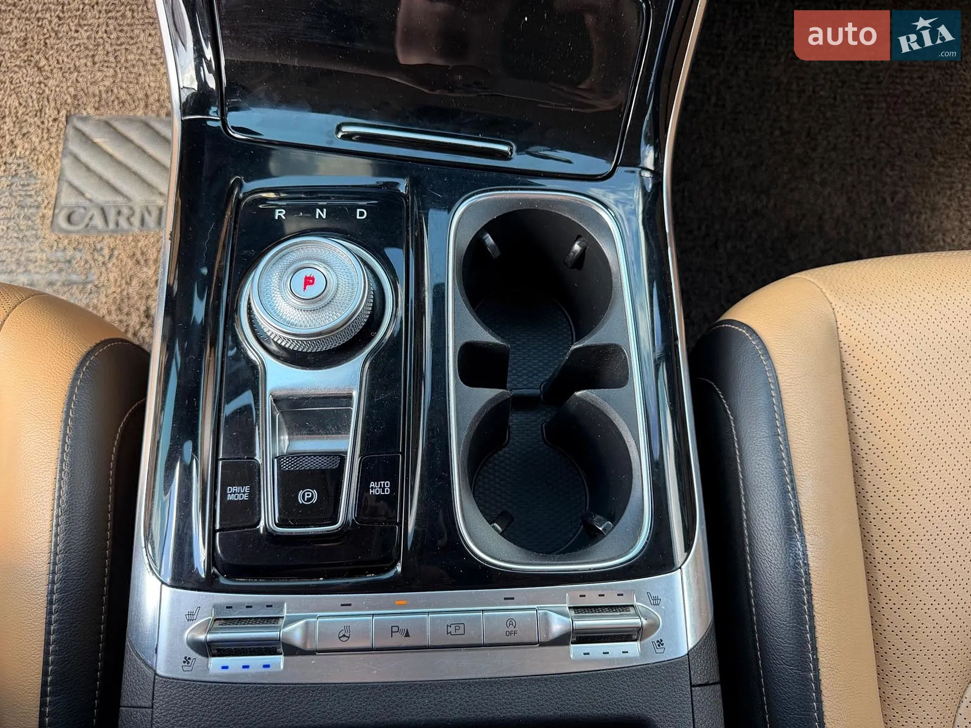 2020 Kia Carnival - мініатюра 21