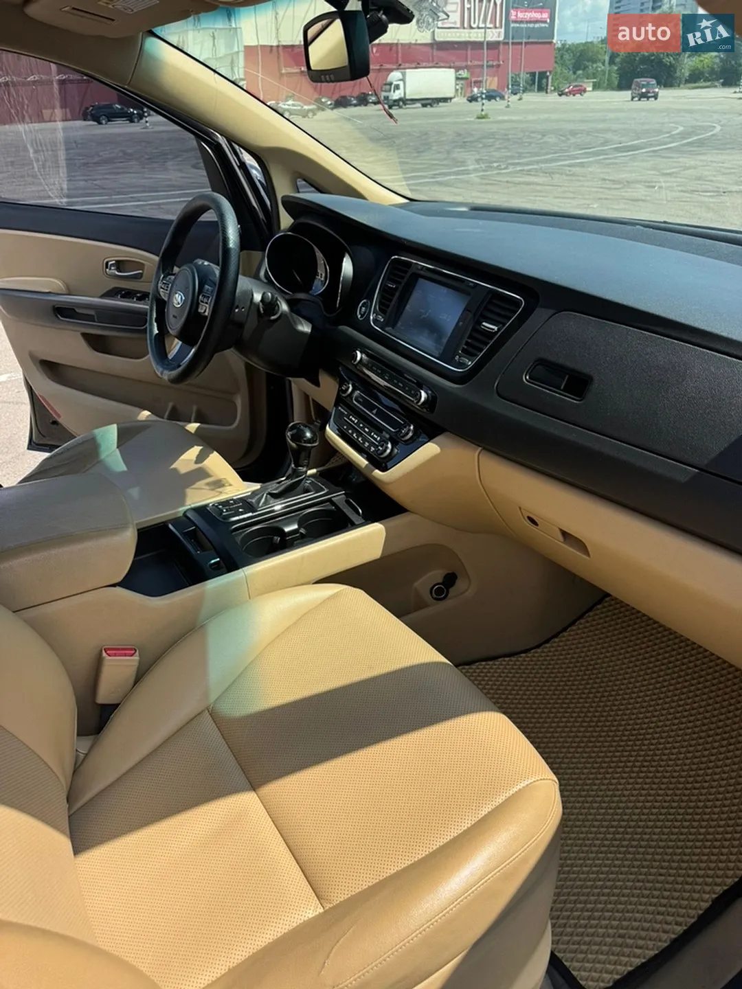 2016 Kia Carnival - мініатюра 16