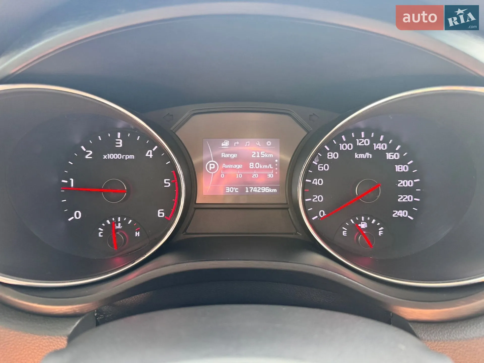 2016 Kia Carnival - мініатюра 27