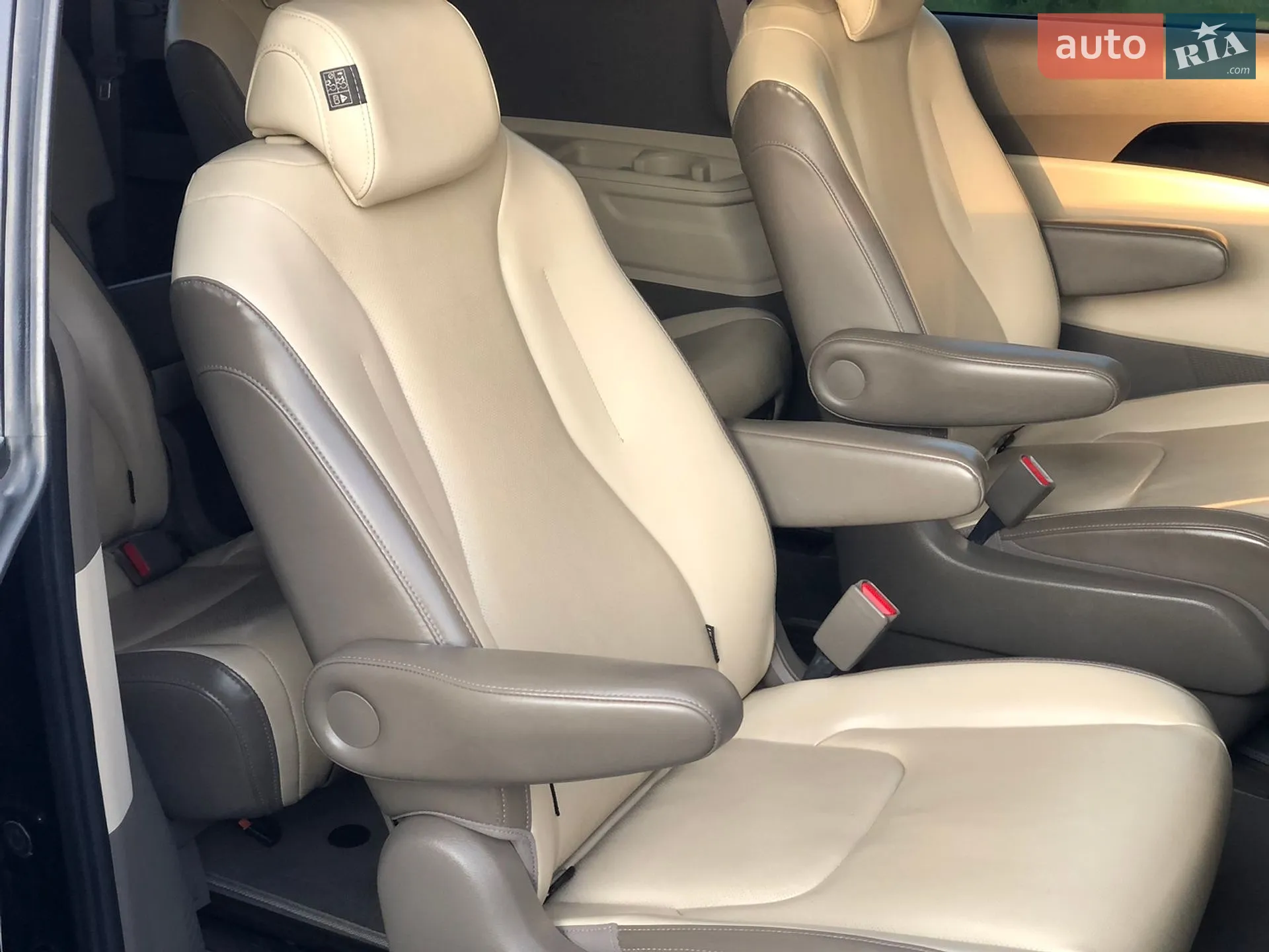 2020 Kia Carnival - мініатюра 46