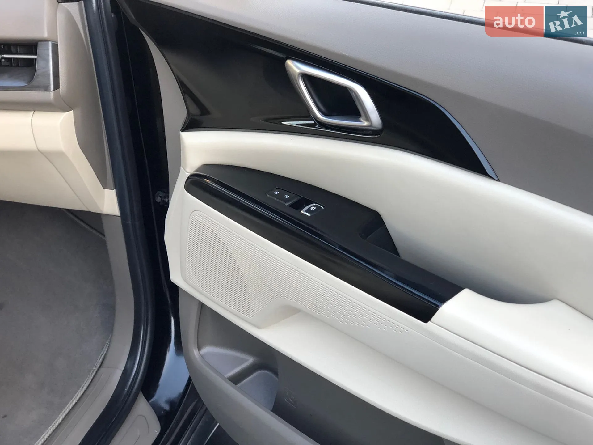 2020 Kia Carnival - мініатюра 47