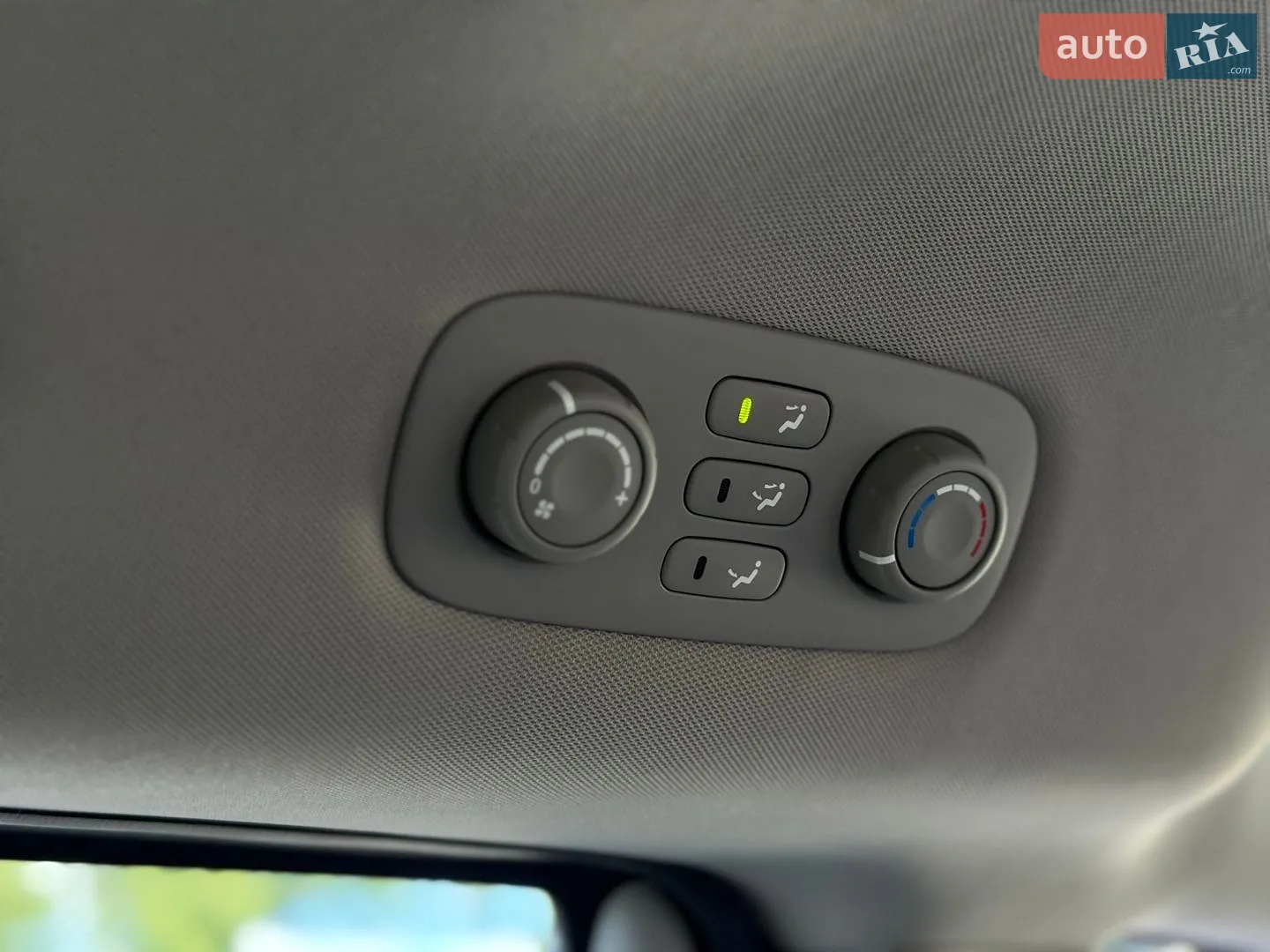 2011 Kia Carnival - мініатюра 33