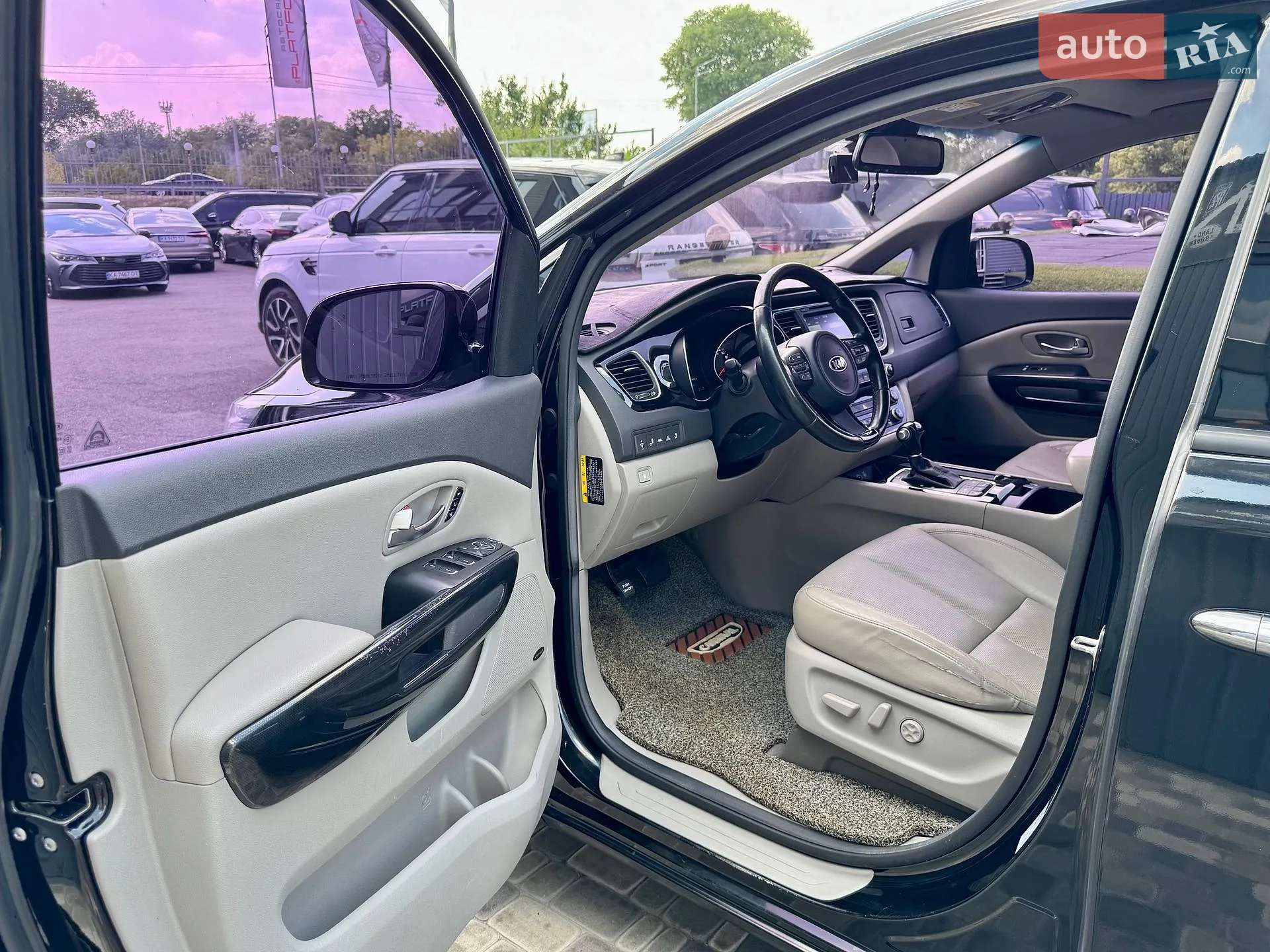 2014 Kia Carnival - мініатюра 12