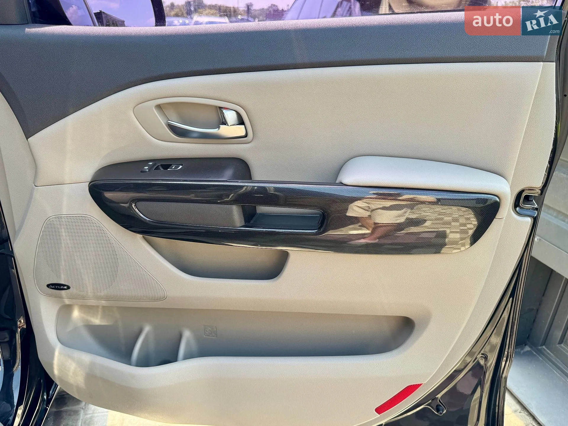 2014 Kia Carnival - мініатюра 47