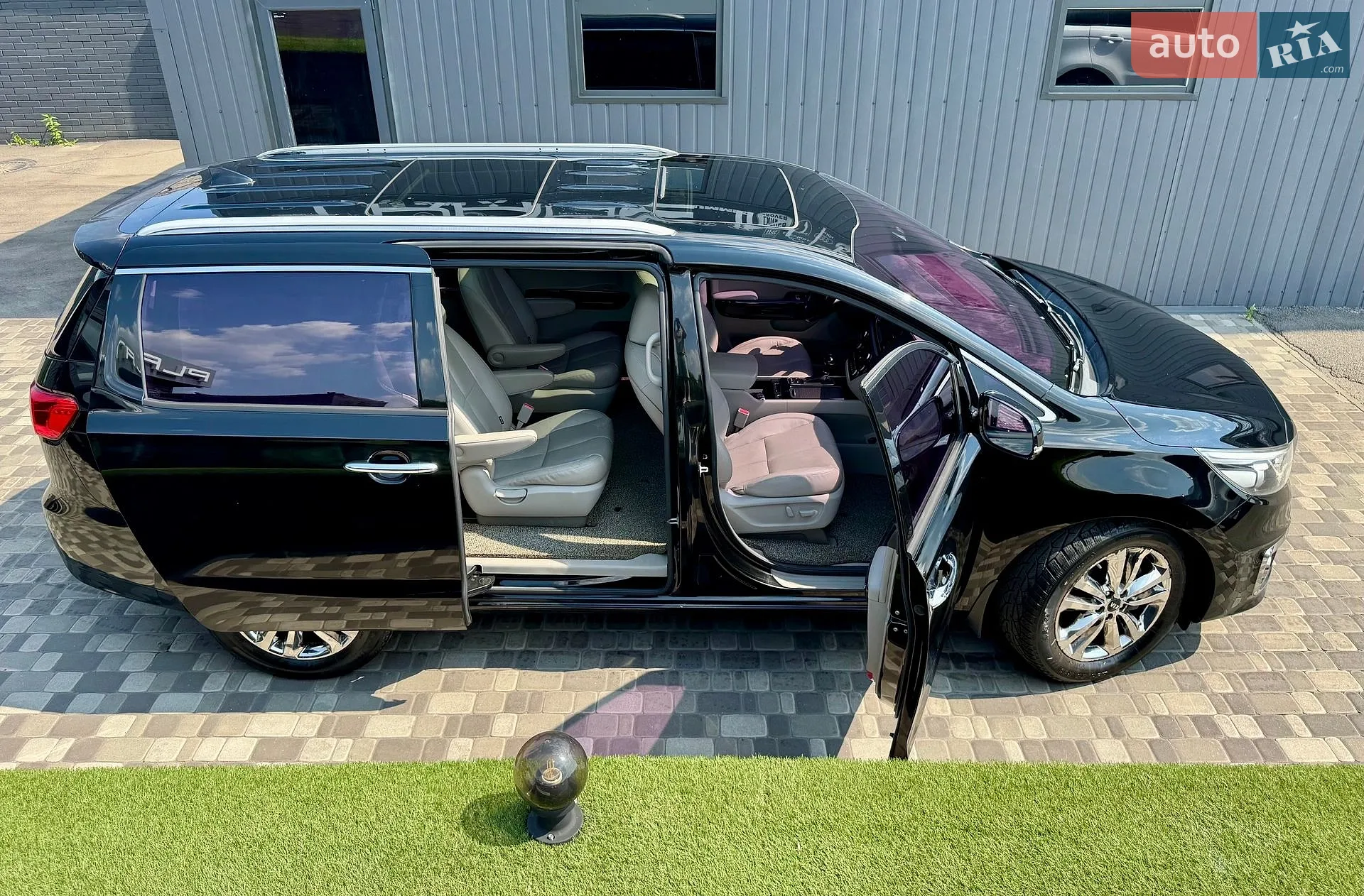 2014 Kia Carnival - мініатюра 88
