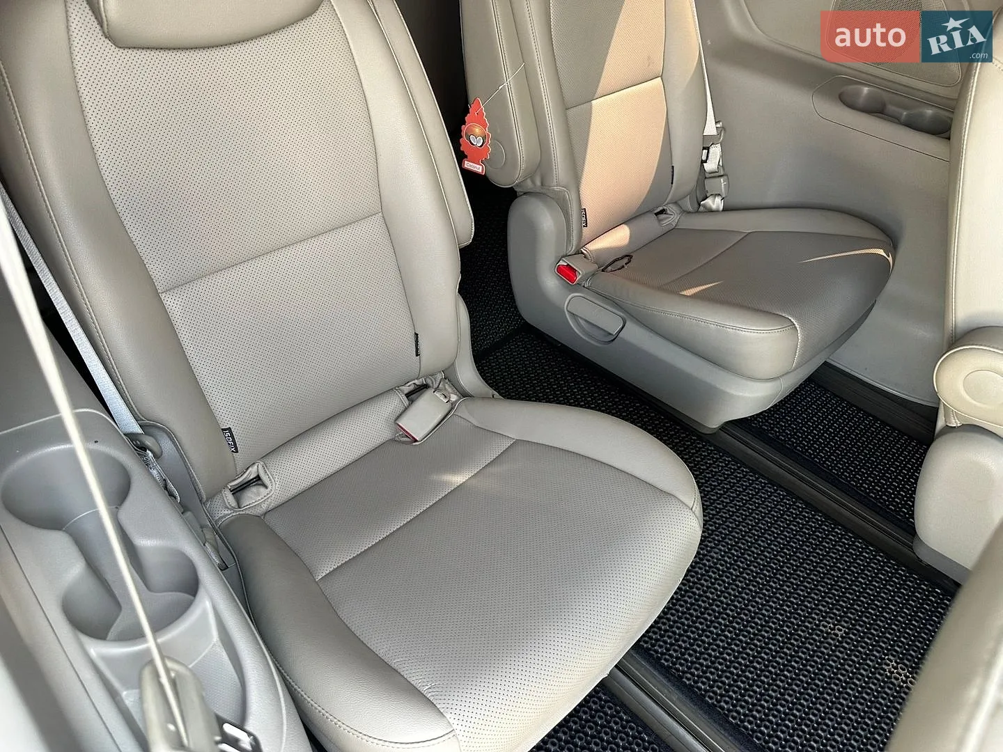 2016 Kia Carnival - мініатюра 32
