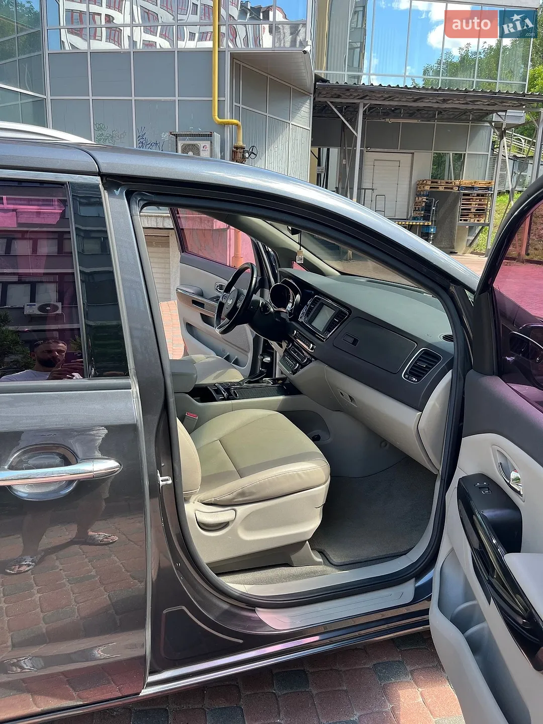 2016 Kia Carnival - мініатюра 28