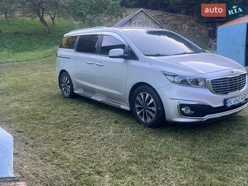 Kia Carnival