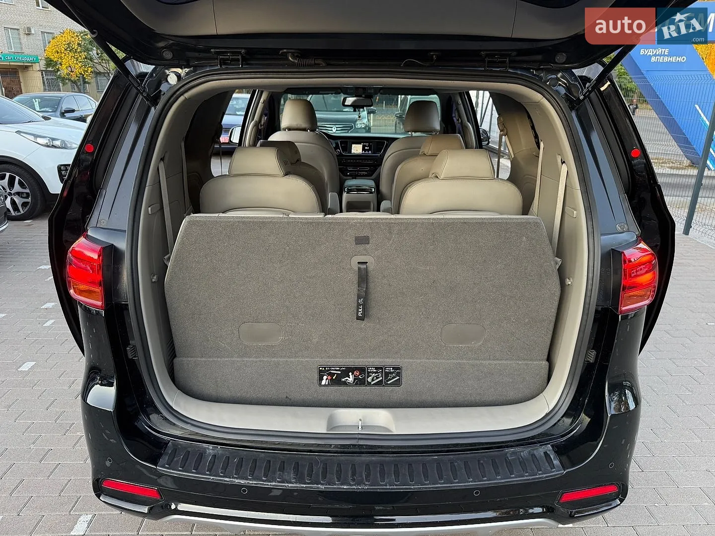 2018 Kia Carnival - мініатюра 34