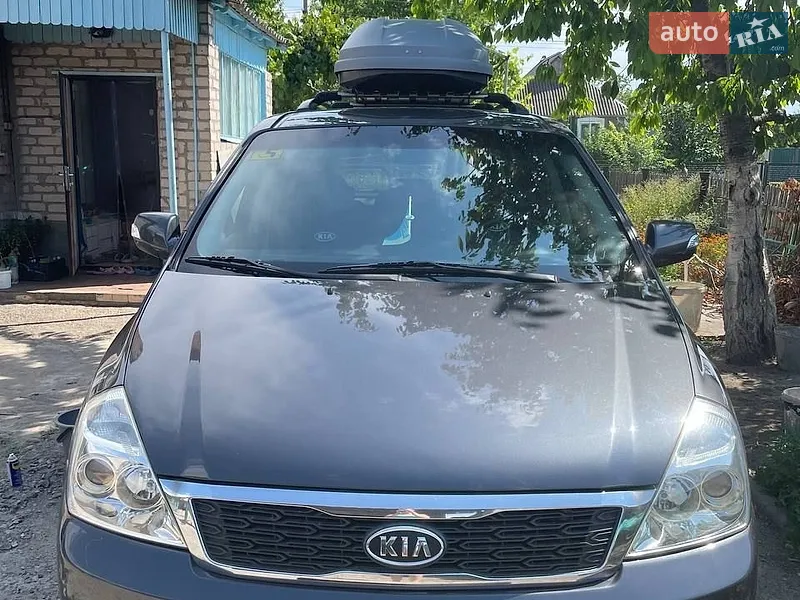 Kia Carnival 2012