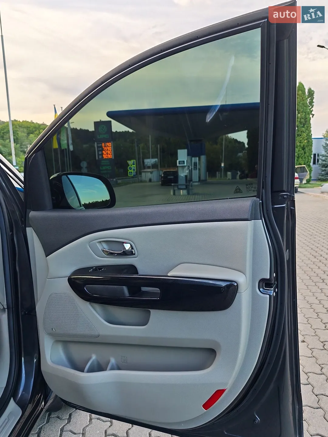 2016 Kia Carnival - мініатюра 19